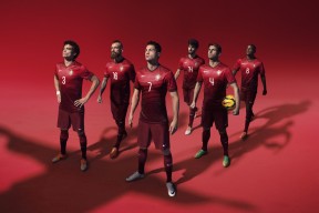 开云体育-巴萨后场铁三角重生，球迷：这防线我能看一天！，在巴萨效力过的边后卫